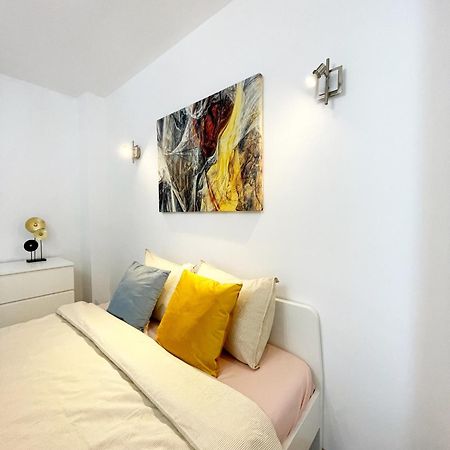 Alegro Studio Apartment Bukarest Exteriör bild
